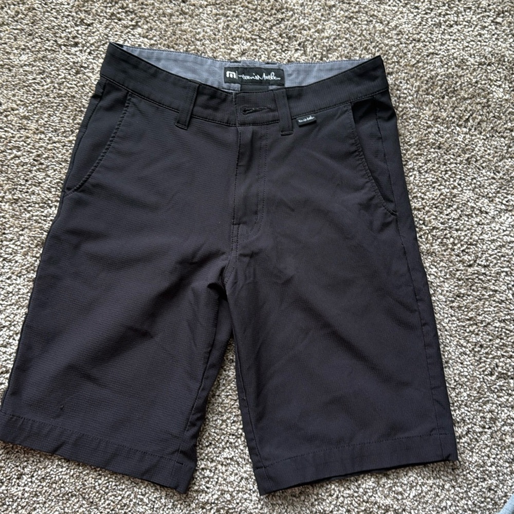 Travis Mathew Boys Size 10 golf shorts